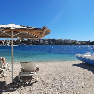 Apartmentt Vinko Bilota Kwatera prywatna Seget Vranjica
